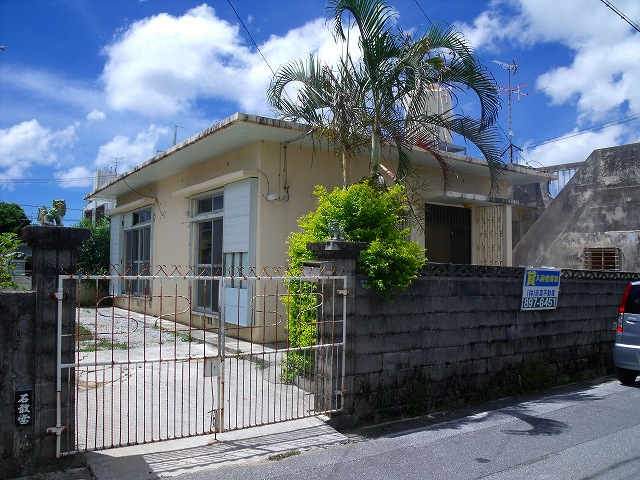 島袋氏貸家
